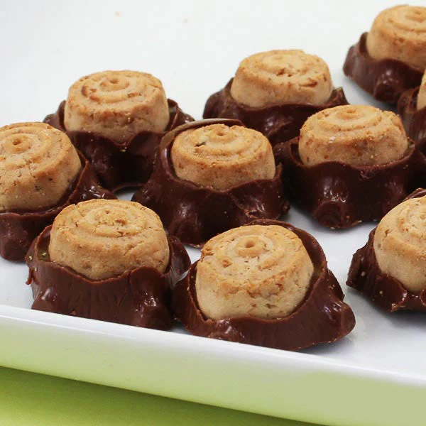 Tree Stump Mini Chocolate Cookies - Image 3